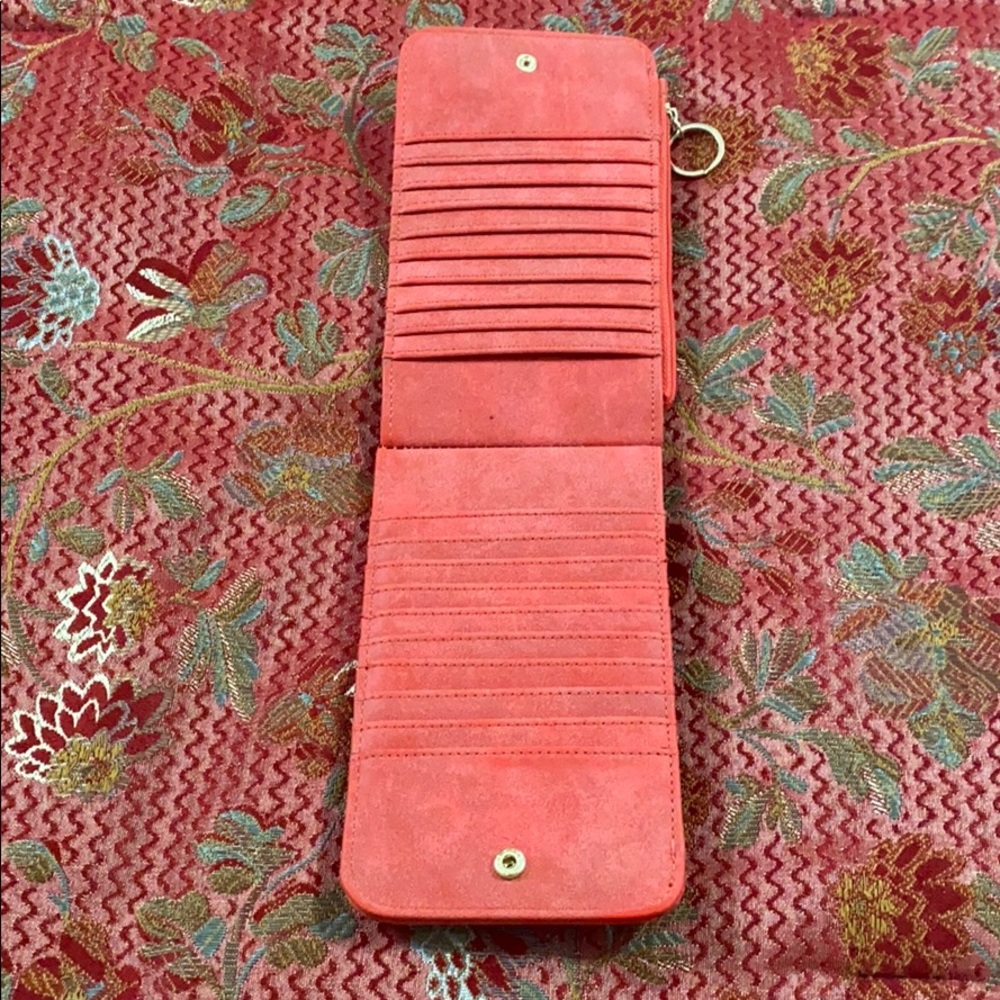 Red wallet - Picture 2 of 4